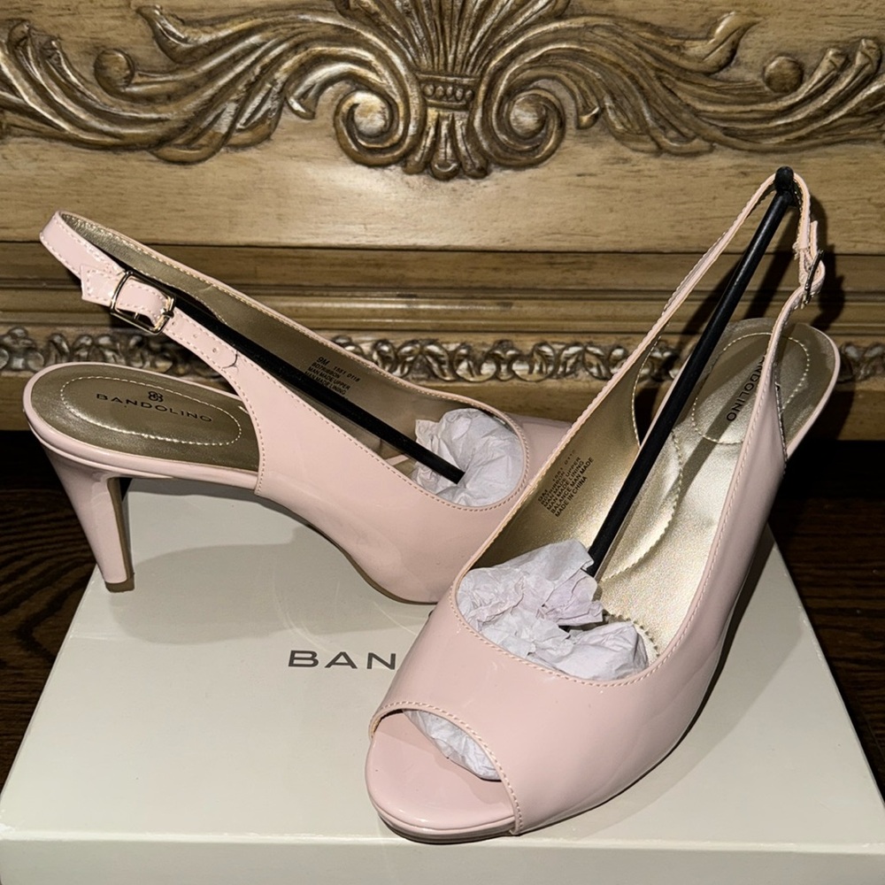 Bandolino- Sling Back Peep Toe Patent Leather Heels